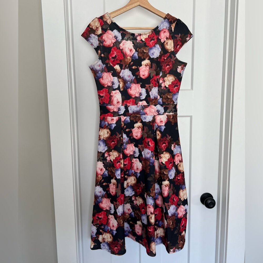 Dorothy Perkins: Floral Flared Midi Dress: Size US 6